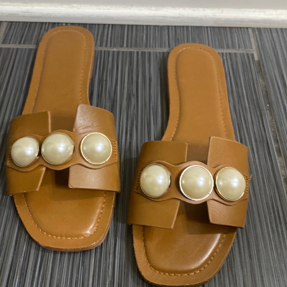 Zara slides